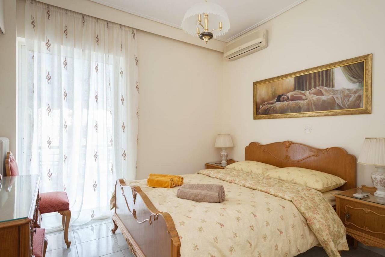 Elegant Athenian Apartment Exterior photo